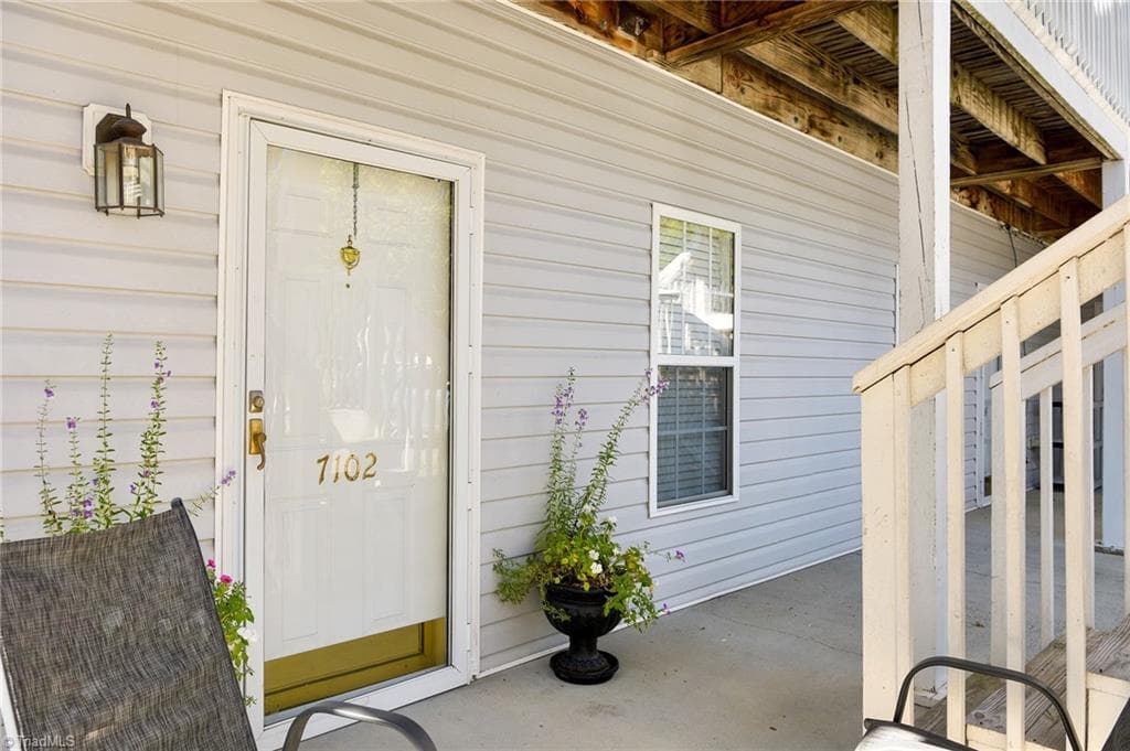 Stick/Site Built at 7102 Riverview Knoll Court, Clemmons NC 27012, Clemmons, photo 2 of 30
