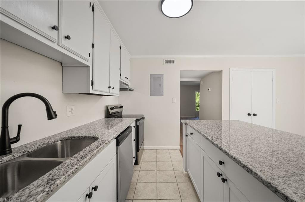Kitchen - 5721 Bramblegate Road, Greensboro NC 27409, Greensboro