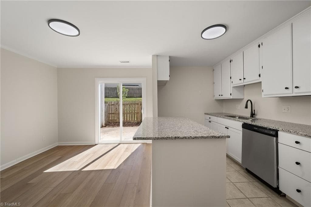 Kitchen & dining - 5721 Bramblegate Road, Greensboro NC 27409, Greensboro