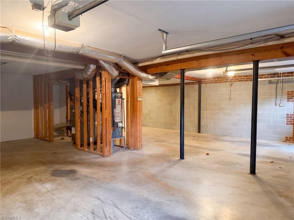 Stick/Site Built at 105 Ridgemere Court, Winston-Salem NC 27106, Winston-Salem, photo 63 of 84