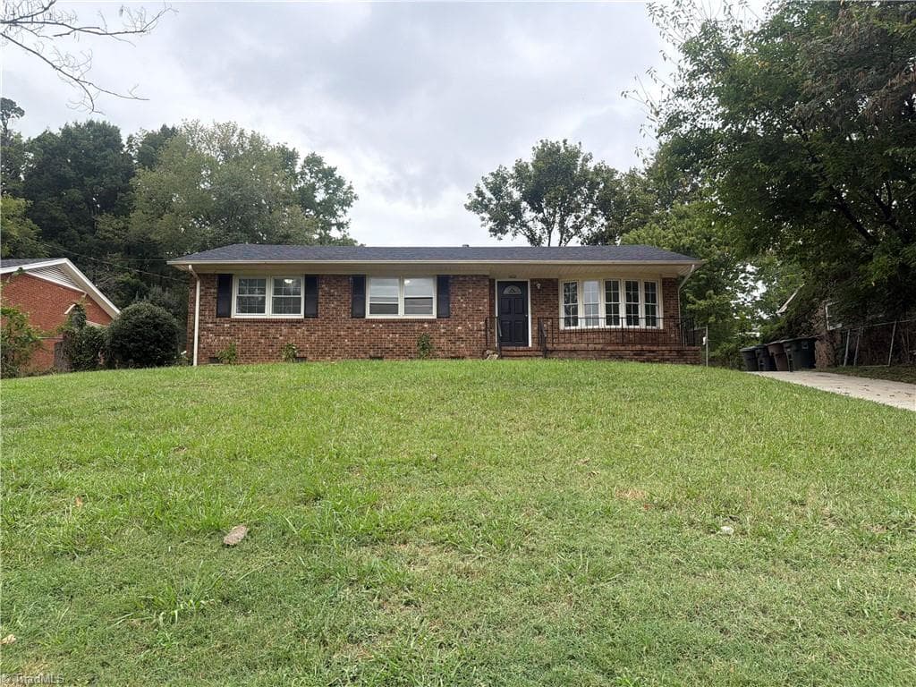1502 Meadowview Road, Greensboro NC 27403
