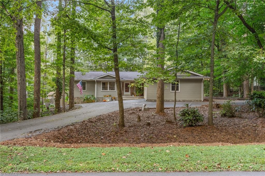 7206 Haw Ridge Road, Summerfield NC 27358