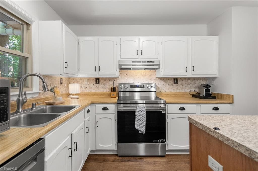 New appliances - 7206 Haw Ridge Road, Summerfield NC 27358, Summerfield