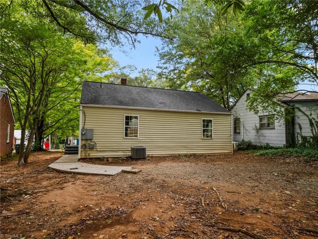 Stick/Site Built at 717 Magnolia Street, Winston-Salem NC 27103, Winston-Salem, photo 4 of 28