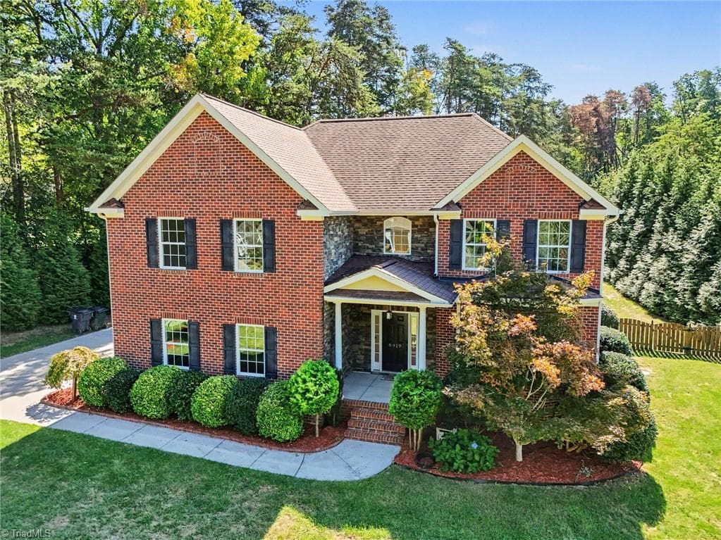 8919 Grove Park Drive, Oak Ridge NC 27310