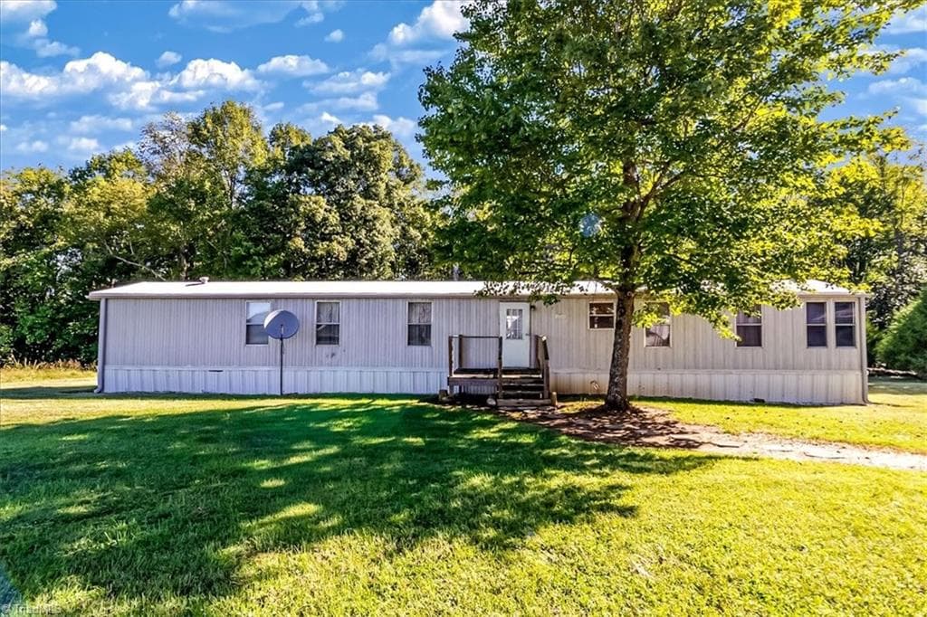 Stick/Site Built at 1568 Airport Road, North Wilkesboro NC 28659, North Wilkesboro, photo 17 of 40