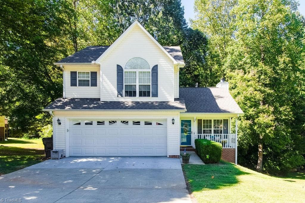3693 Courtland Circle, Thomasville NC 27360