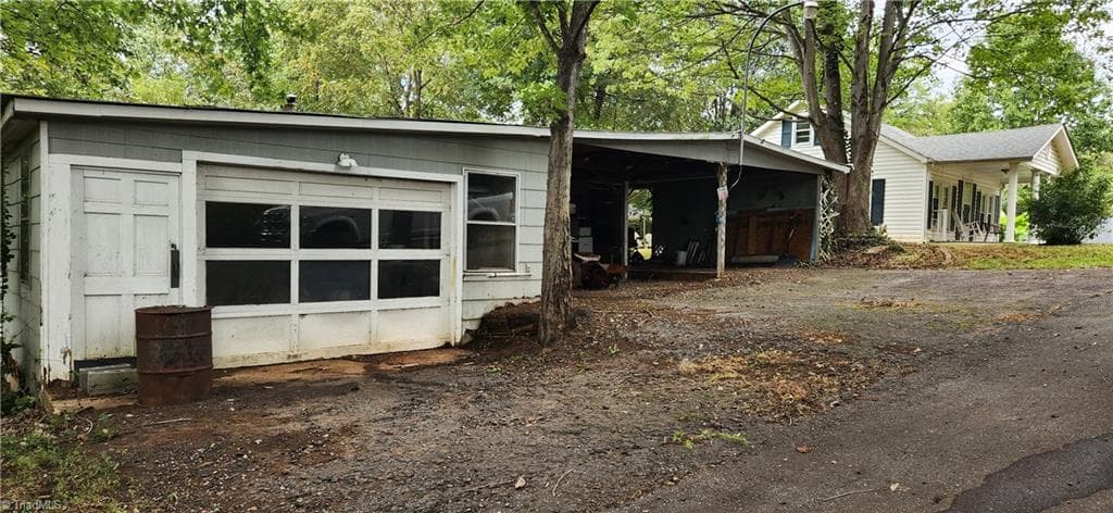 Stick/Site Built at 213 N Street, North Wilkesboro NC 28659, photo 12 of 15