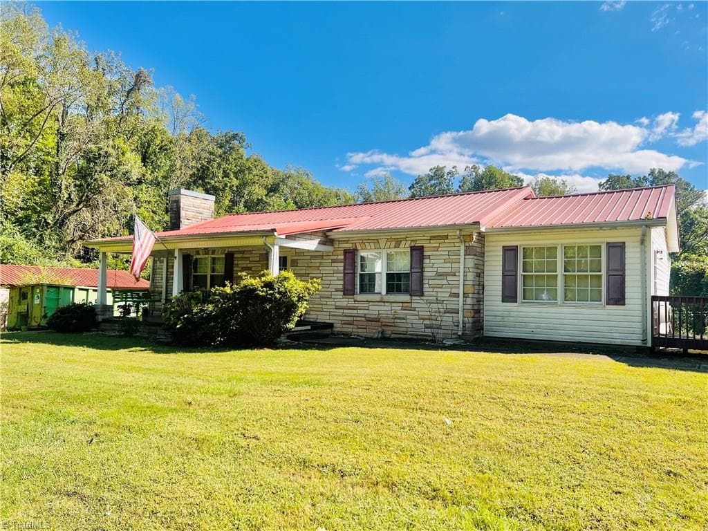 1241 Chandler Road, Dobson NC 27017
