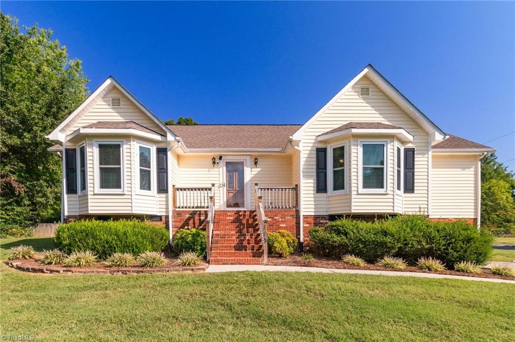 Stick/Site Built at 110 Leighmar Street, Clemmons NC 27012, Clemmons, photo 2 of 43