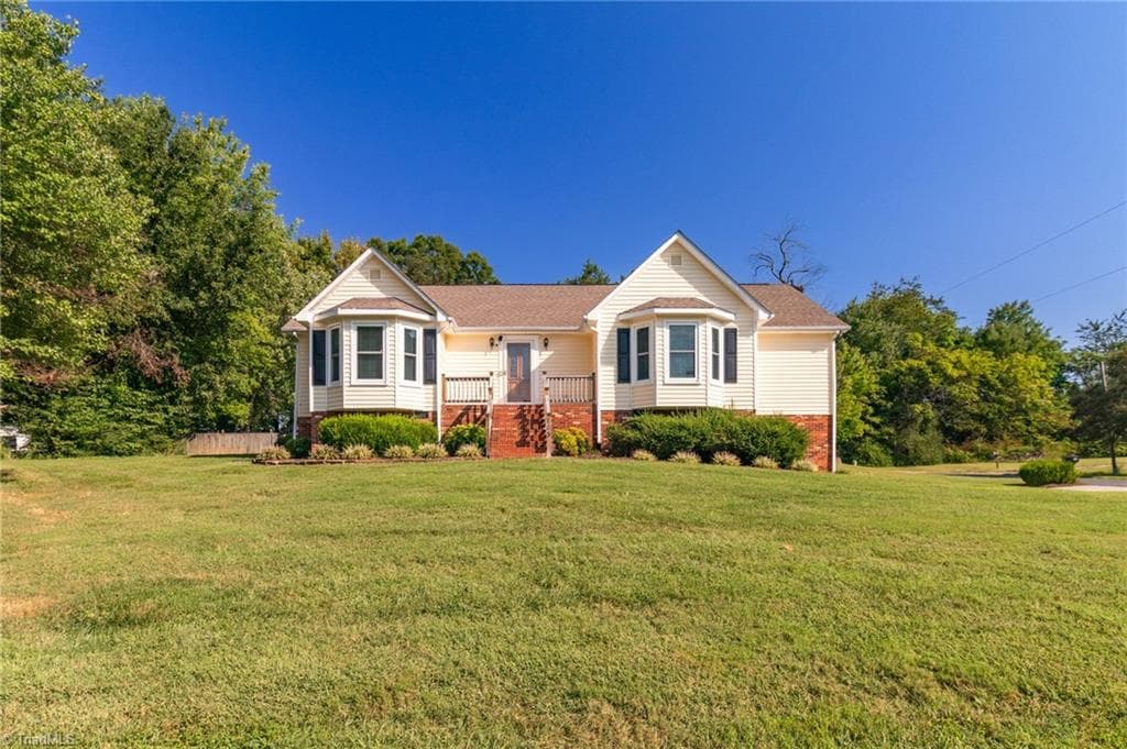 110 Leighmar Street, Clemmons NC 27012