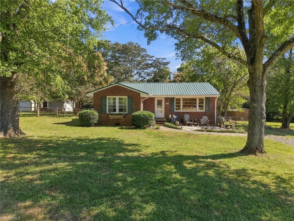 1616 Riverside Drive, Hillsborough NC 27278