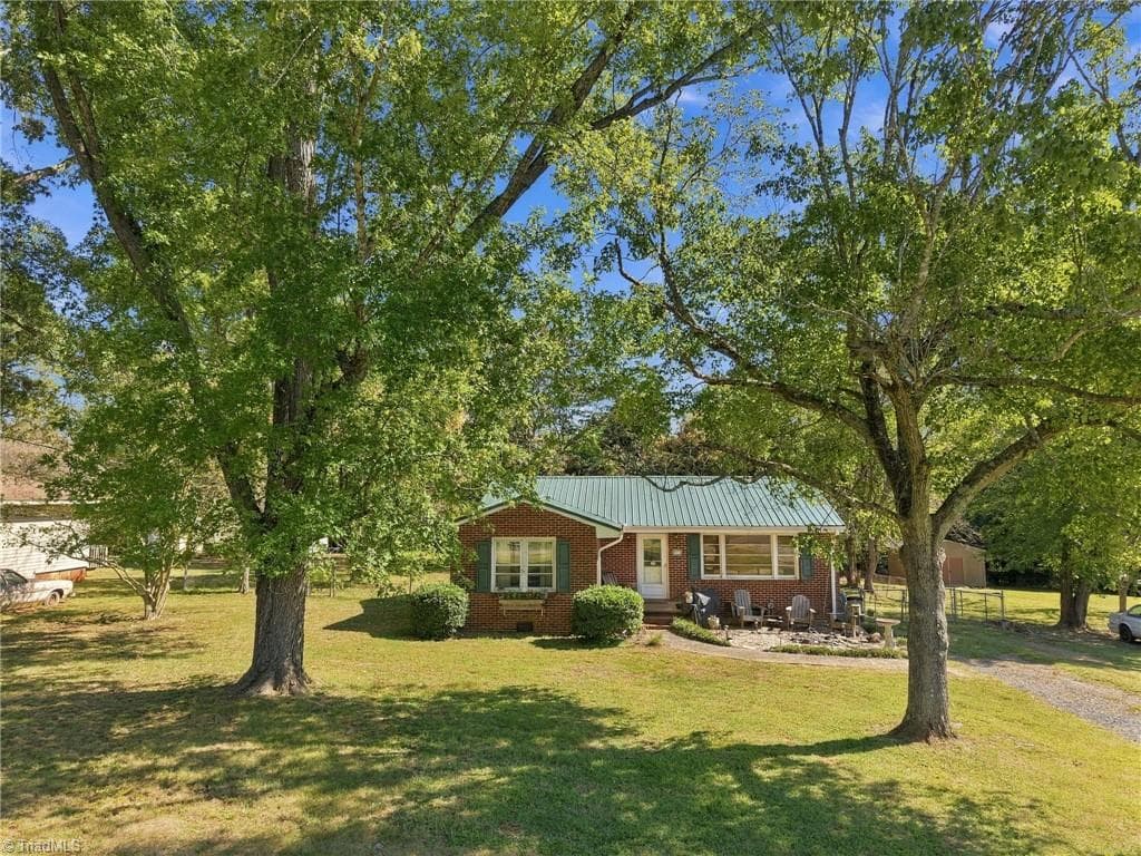 Stick/Site Built at 1616 Riverside Drive, Hillsborough NC 27278, Hillsborough, photo 4 of 45