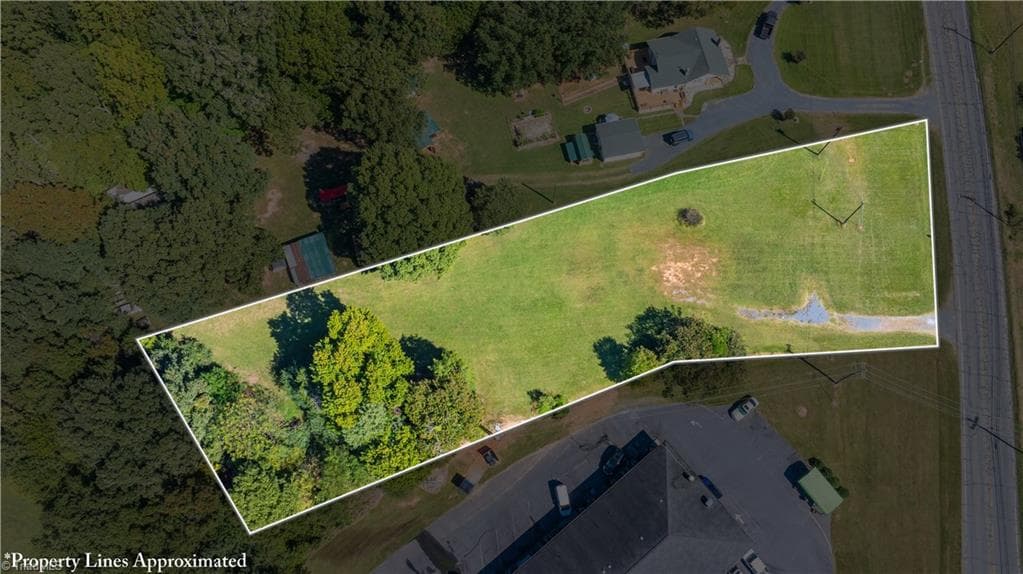 Property lines approximate - 922 S Main Street, Randleman NC 27317, Randleman