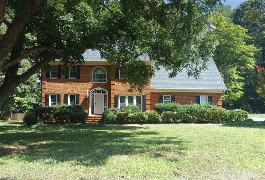 8 Dunkirk Place, Greensboro NC 27410
