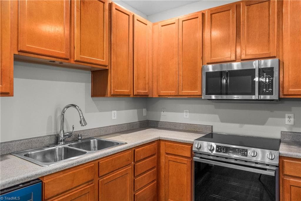 Stick/Site Built at 923 Windcastle Lane # 305, Winston-Salem NC 27105, Winston-Salem, photo 9 of 44