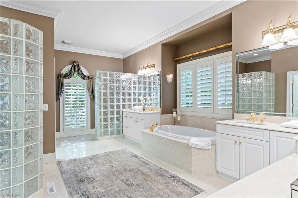 Primary En suite - 4620 Cherryhill Lane, Winston-Salem NC 27106, Winston-Salem
