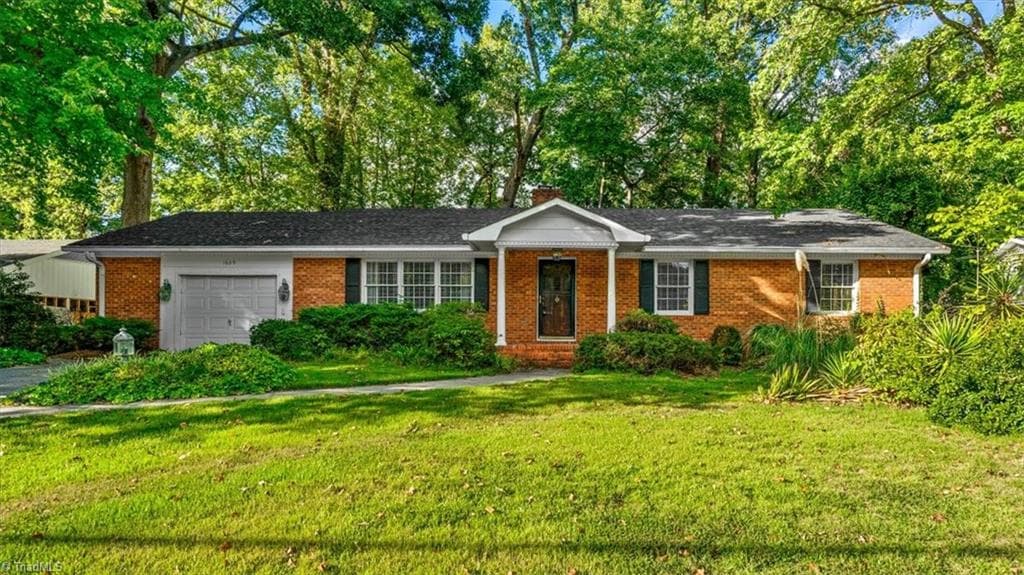 Stick/Site Built at 1609 Bolingbroke Road, High Point NC 27265, photo 2 of 34