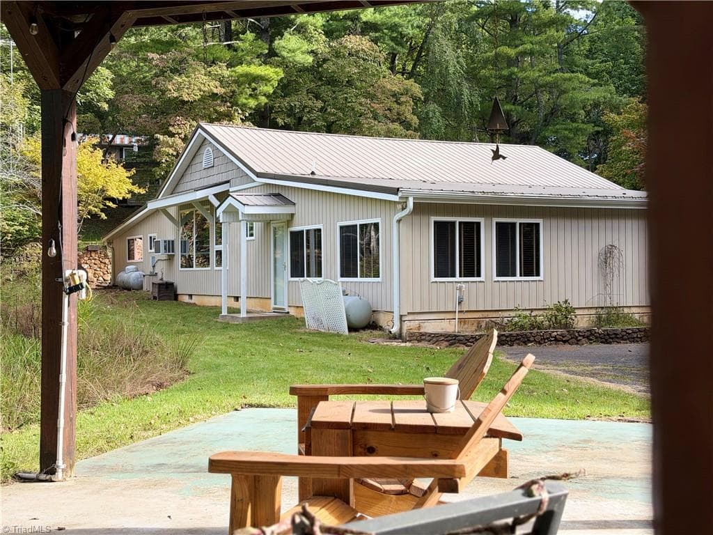 Stick/Site Built at 71 Lakewood Lane, Sparta NC 28675, Sparta, photo 6 of 41