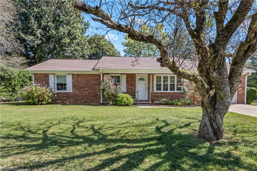 108 Hinshaw Avenue, Yadkinville NC 27055