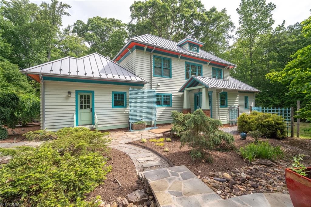 6101 Four Oaks Court, Summerfield NC 27358