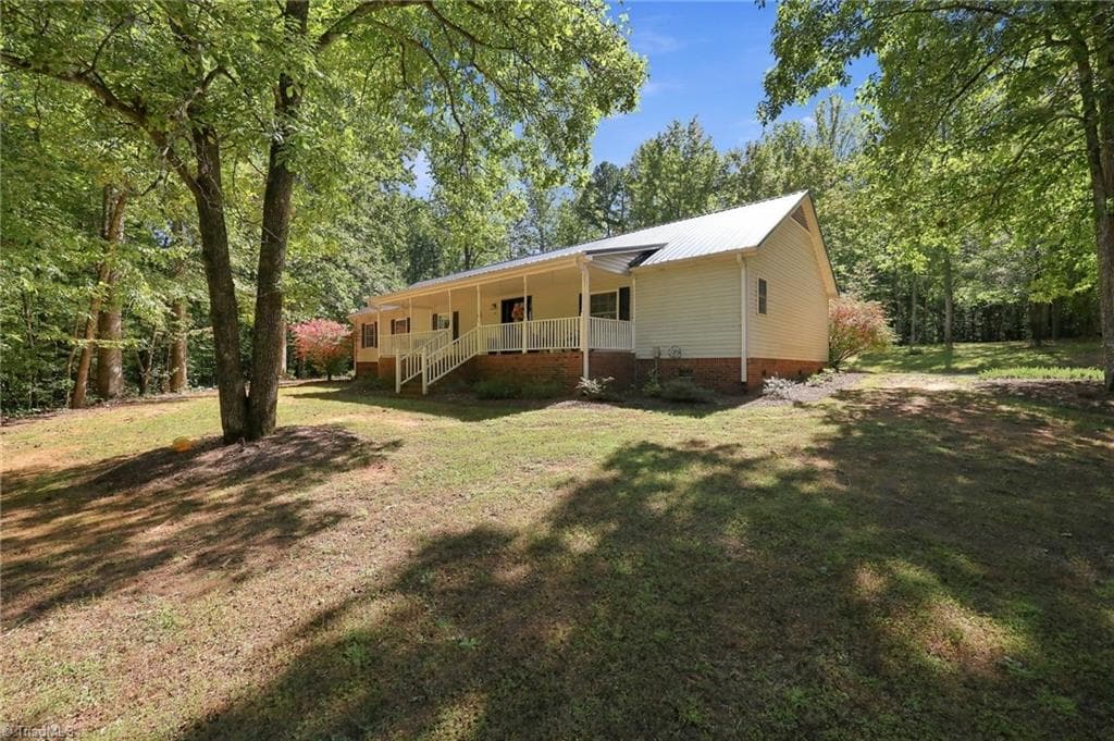 499 Sandy Creek Lane, Lexington NC 27295