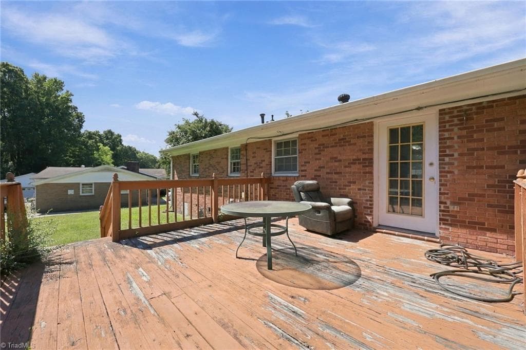 Deck - 625 Holly Street, Burlington NC 27217, Burlington