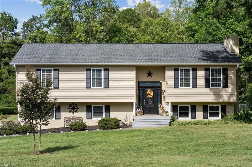 Stick/Site Built at 486 Lori Lane, Winston-Salem NC 27127, Winston-Salem, photo 5 of 94