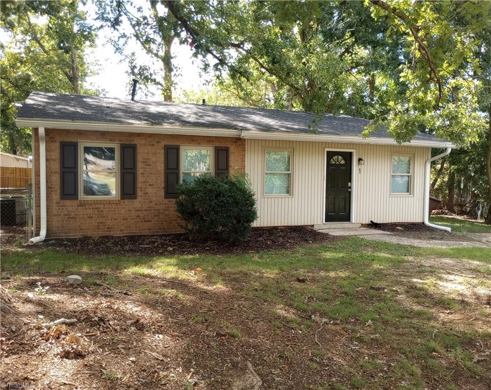 1 Pyracantha Court, Greensboro NC 27405