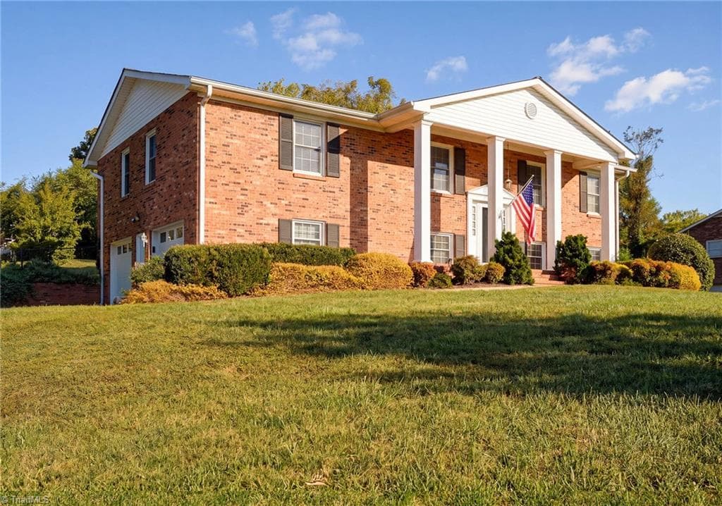 Stick/Site Built at 1435 S Peace Haven Road, Clemmons NC 27012, Clemmons, photo 4 of 34