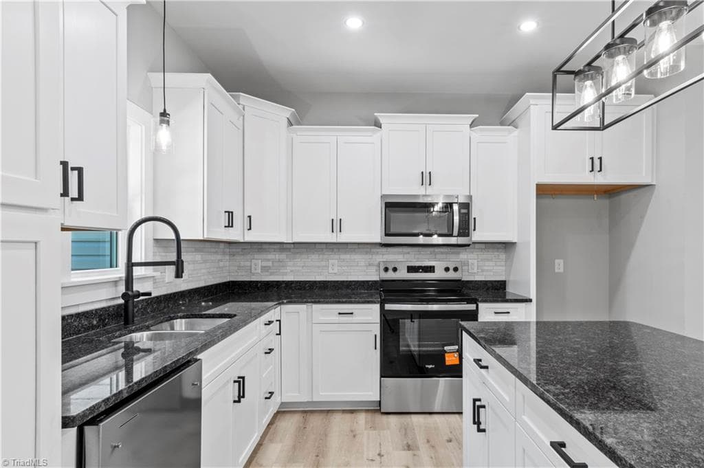 Stick/Site Built at 2303 Frederick Drive, Winston-Salem NC 27103, Winston-Salem, photo 5 of 27