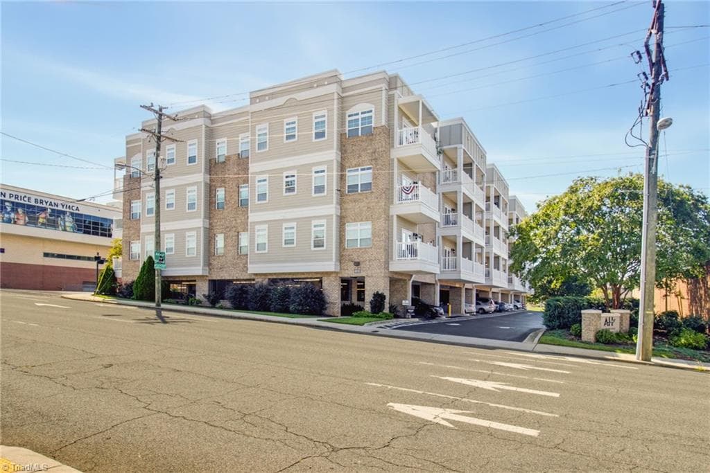 605 Market Street # 208, Greensboro NC 27401