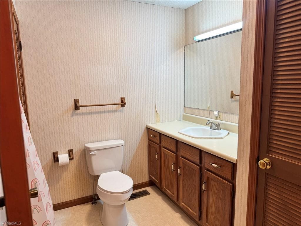 Stick/Site Built at 140 Northeast Circle, Elkin NC 28621, photo 17 of 36