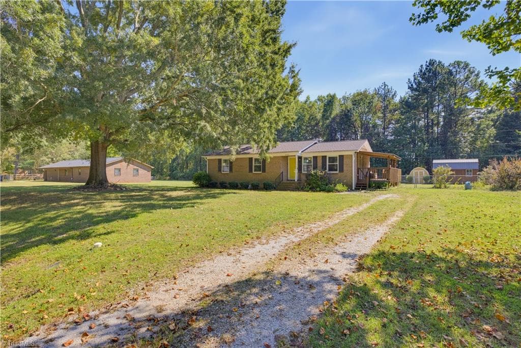 Stick/Site Built at 8009 Tam Oshanter Drive, Greensboro NC 27409, photo 3 of 27
