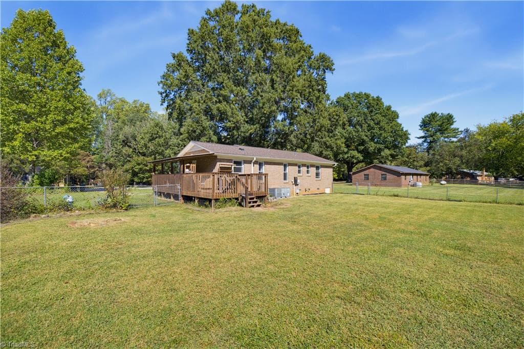 Stick/Site Built at 8009 Tam Oshanter Drive, Greensboro NC 27409, photo 25 of 27