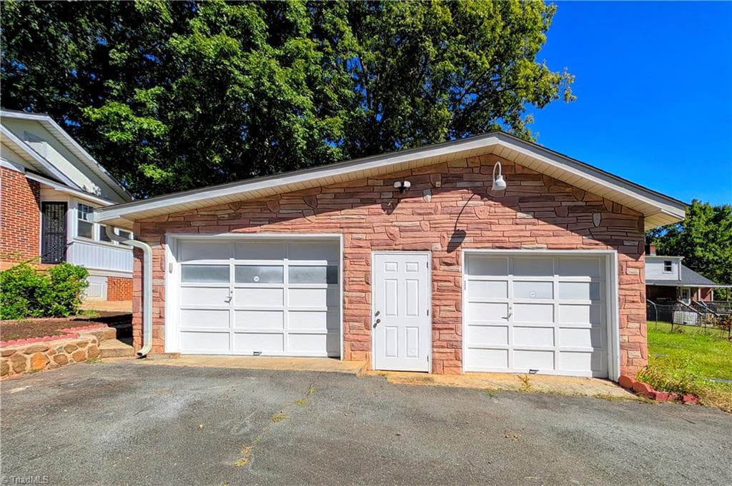 Stick/Site Built at 3606 Country Club Road, Winston-Salem NC 27104, Winston-Salem, photo 83 of 98