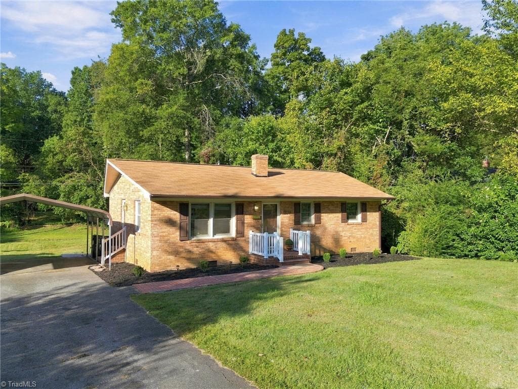 Stick/Site Built at 2723 Trail one, Burlington NC 27215, Burlington, photo 3 of 52