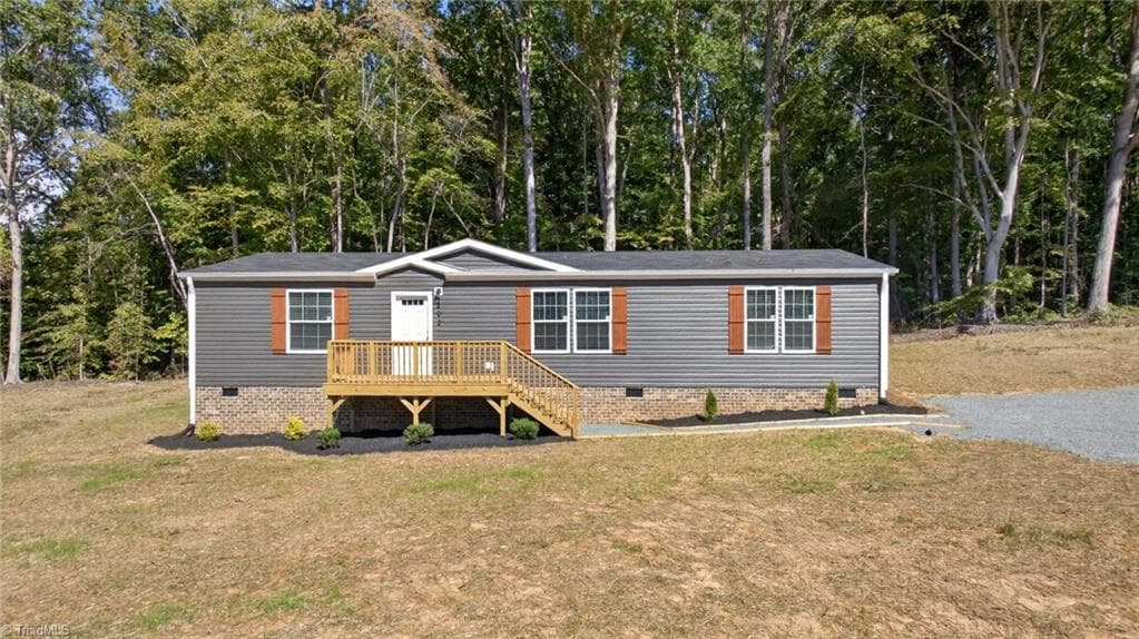 Manufactured Home at 202 Christophers Court, Lexington NC 27295, Lexington, photo 2 of 41