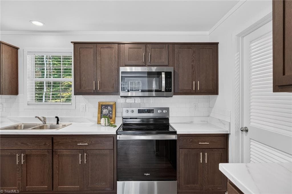 Manufactured Home at 202 Christophers Court, Lexington NC 27295, Lexington, photo 17 of 41