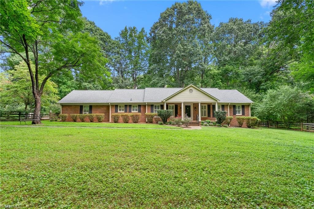 4014 Forest Oaks Lane, Mebane NC 27302
