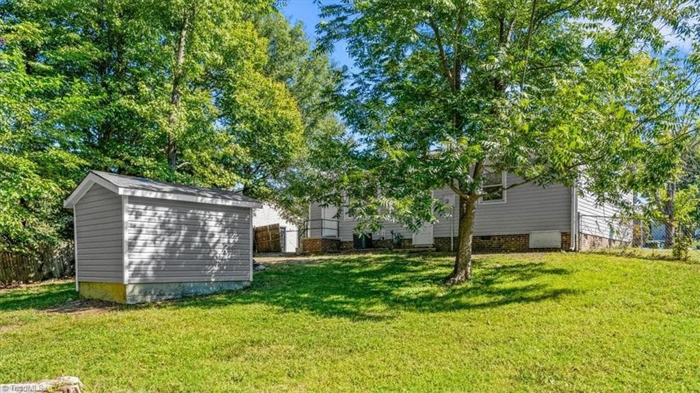 Stick/Site Built at 815 Tipperary Drive, Greensboro NC 27406, Greensboro, photo 11 of 68