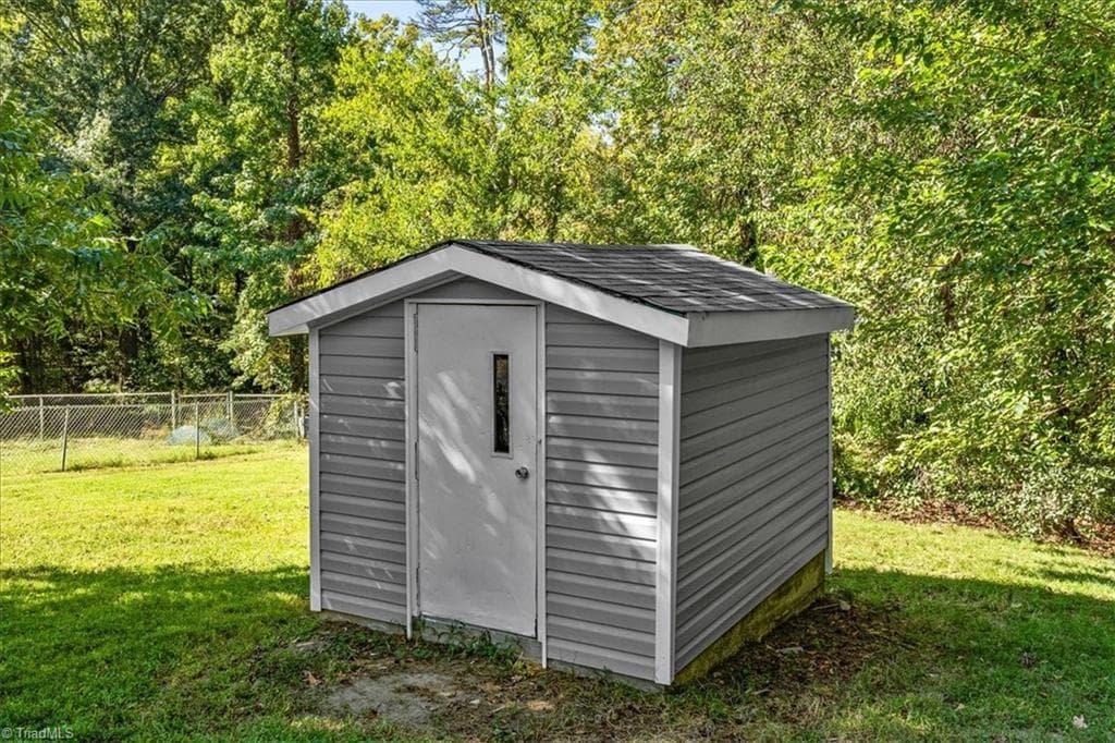 Stick/Site Built at 815 Tipperary Drive, Greensboro NC 27406, Greensboro, photo 15 of 68