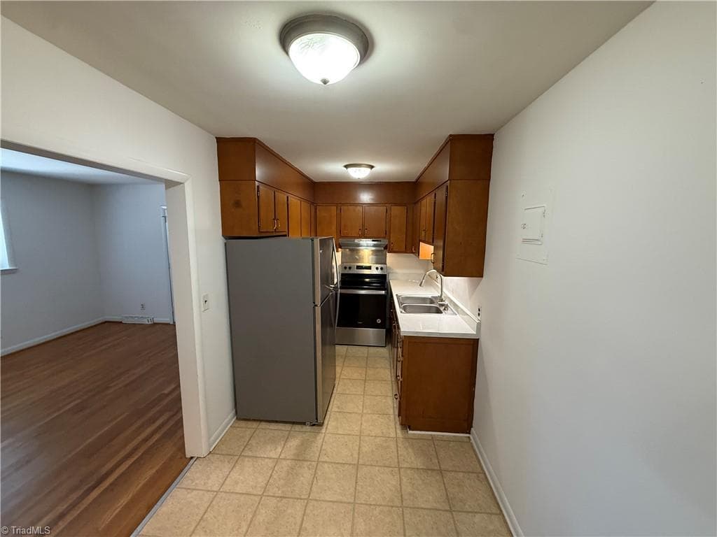 Multi Family at 1608 W Northwest Boulevard # D, Winston-Salem NC 27104, photo 5 of 10