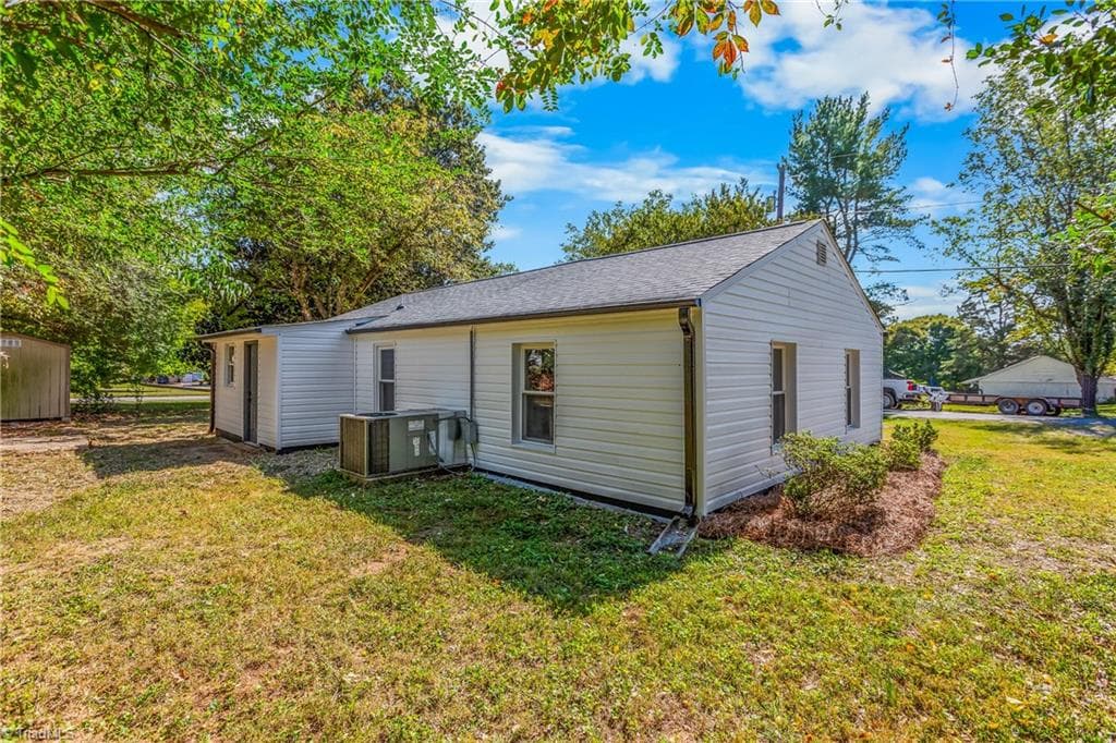 Stick/Site Built at 3726 Konnoak Drive, Winston-Salem NC 27127, Winston-Salem, photo 23 of 26