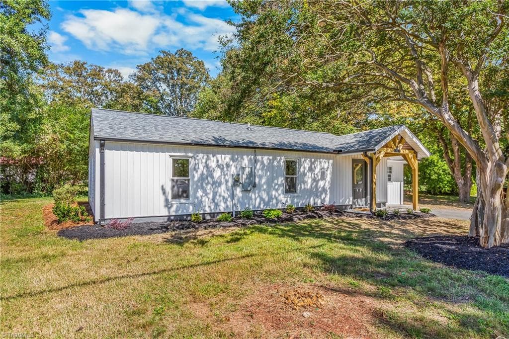 Stick/Site Built at 3726 Konnoak Drive, Winston-Salem NC 27127, Winston-Salem, photo 3 of 26