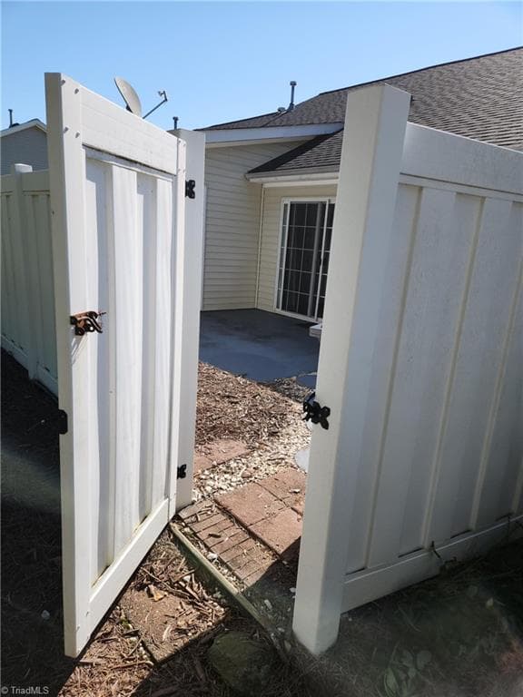 Stick/Site Built at 716 Wynbrook Square Lane, Winston-Salem NC 27103, Winston-Salem, photo 31 of 33