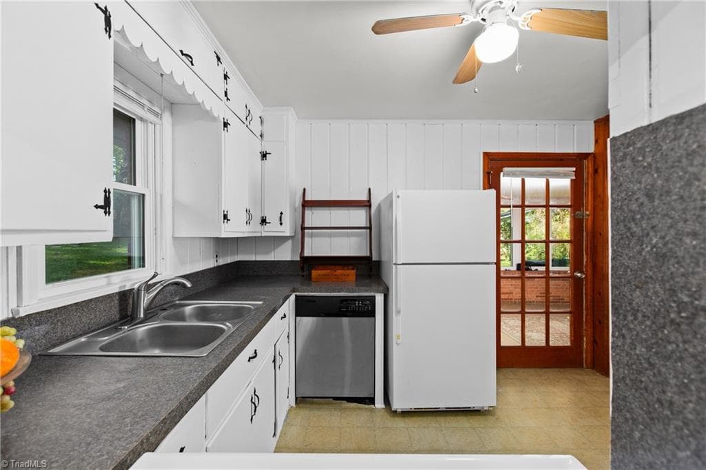 Stick/Site Built at 6440 Wandering Lane, Pfafftown NC 27040, Pfafftown, photo 10 of 26
