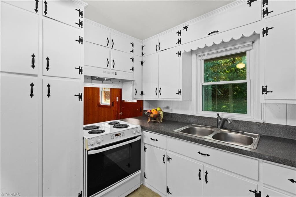 Stick/Site Built at 6440 Wandering Lane, Pfafftown NC 27040, Pfafftown, photo 8 of 26