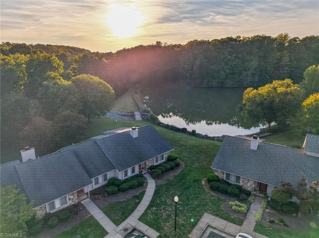 End unit with Lake views - 4407 Cove Cay Lane, Greensboro NC 27410, Greensboro