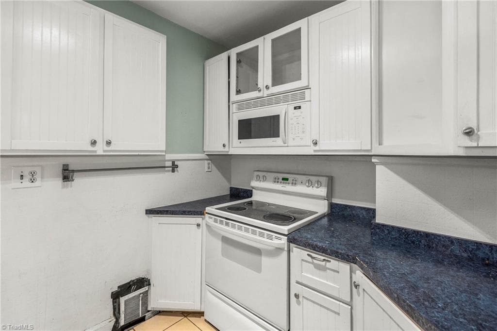 Stick/Site Built at 2746 Maplewood Avenue, Winston-Salem NC 27103, Winston-Salem, photo 14 of 25